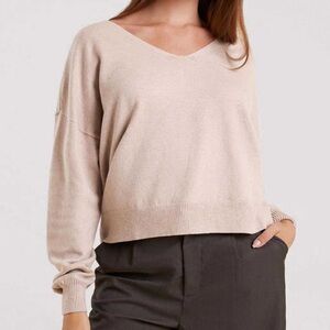 NWT Nuuds Luxe Knit V-Neck Doe Large